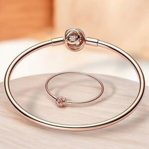 Like-New 🩷 PANDORA Moments 14K Rose Gold-Plated Encircled Clasp Bangle With CZ